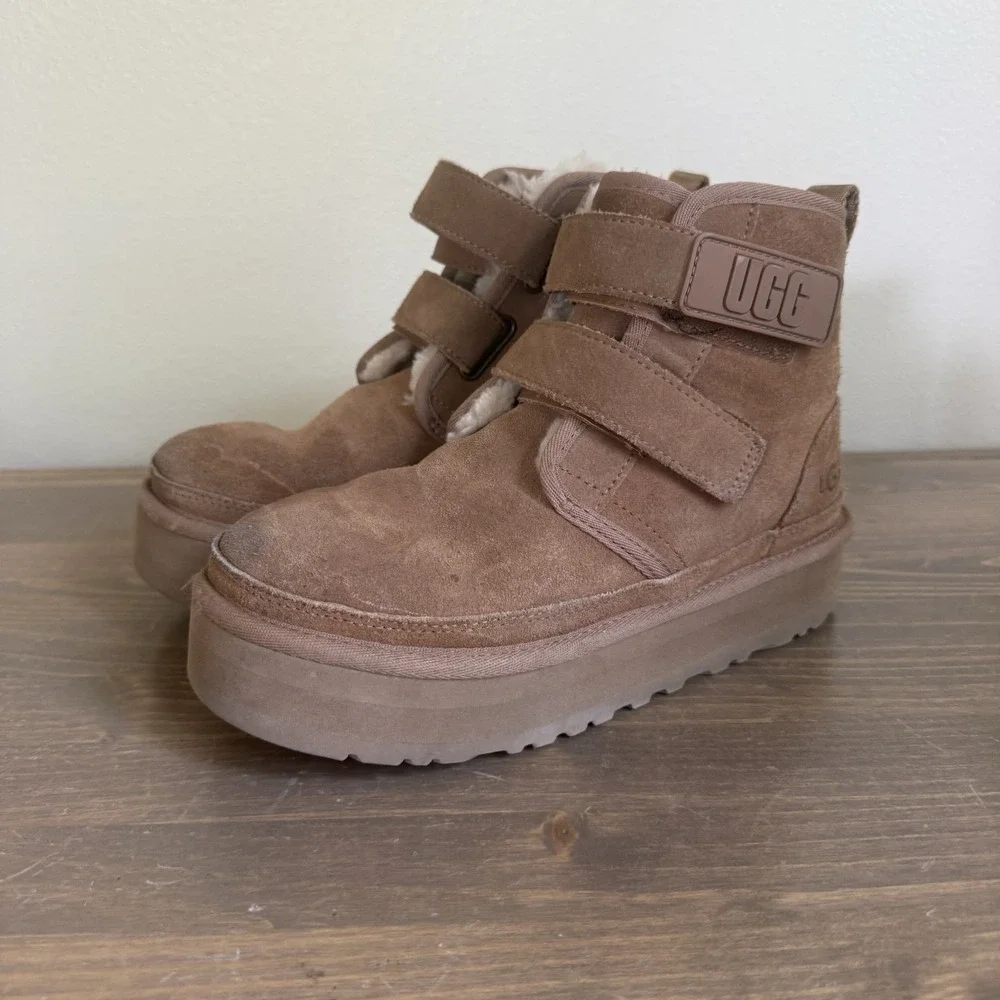 Ugg Girls 4 Chestnut Brown Neumel Strap Platform Ankle Boots Booties Winter
